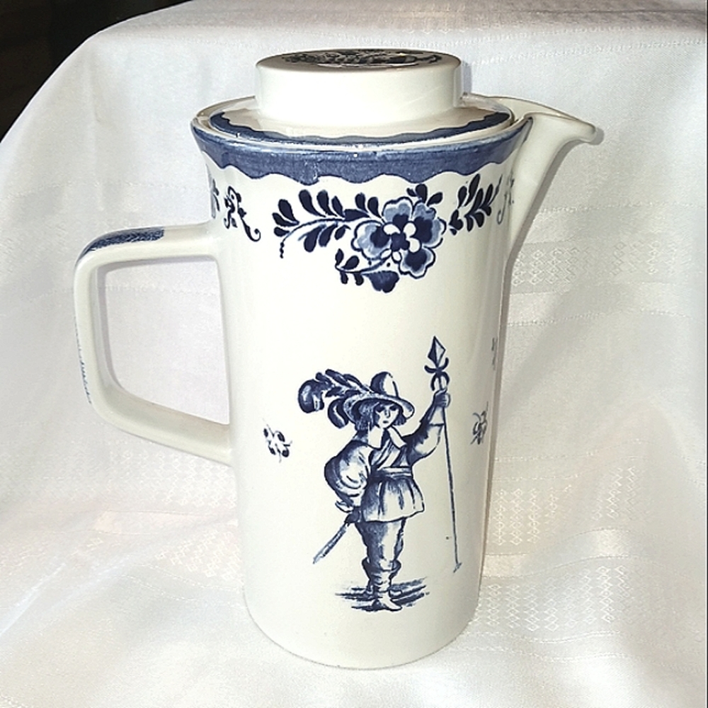 Johnson Brothers Stoke on Trent Holland Style Coffee Pot